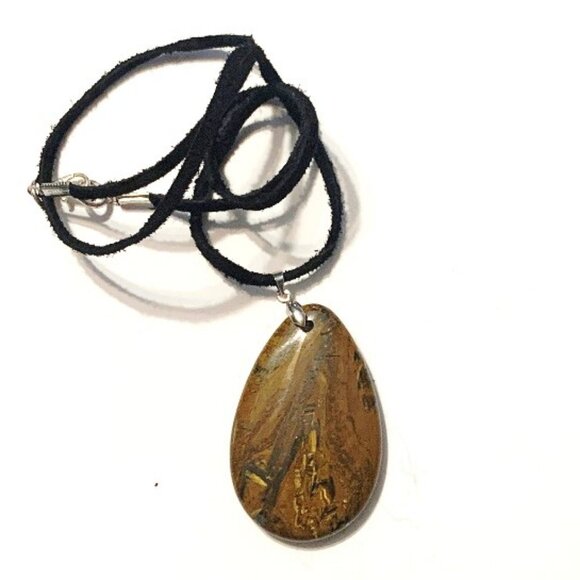 Tiger’s Eye Teardrop Pendant Necklace – Courage, Strength & Grounded Power - Picture 3 of 7